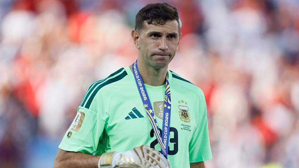 Nach bitterer WM-Pleite deutet Emi Martinez seinen Rücktritt an