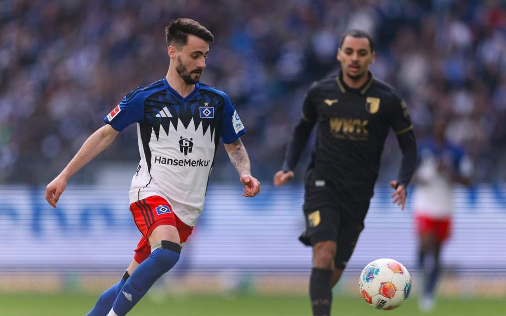 Fábio Vieira im Trikot des Hamburger SV während eines Spiels