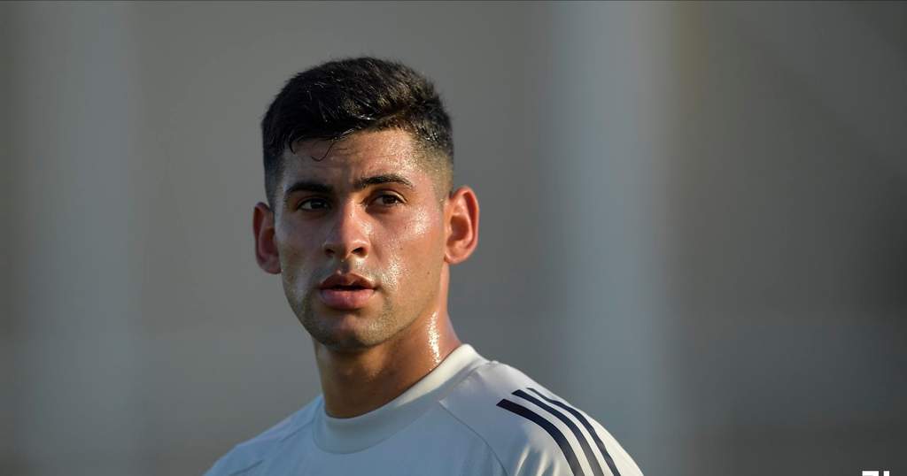Cristian Romero im Trikot von Tottenham Hotspur